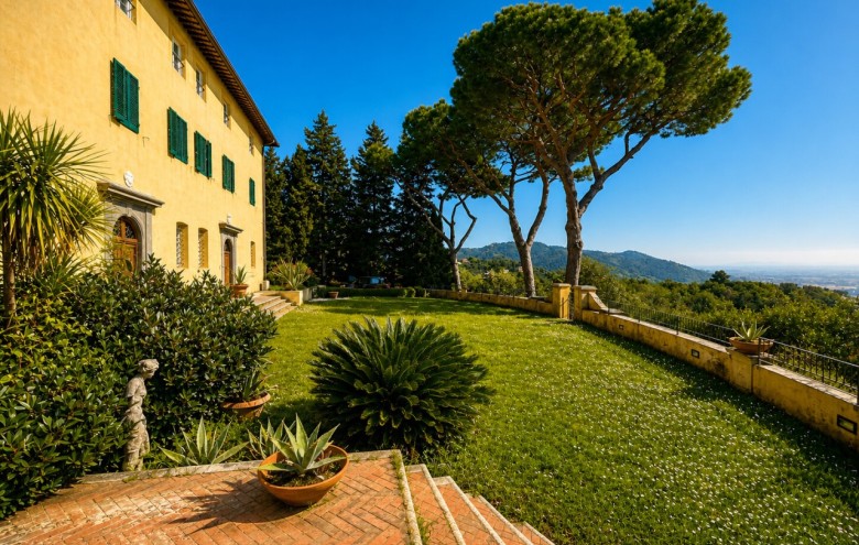 Villa singola in vendita a Camaiore
