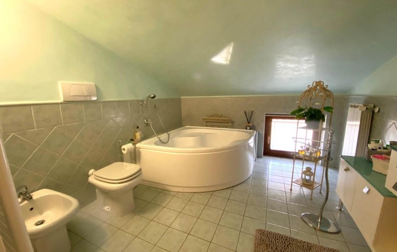 Appartamento in vendita a Massa