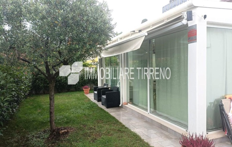 Villa singola in vendita a Massa