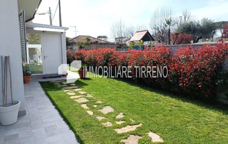 Villa singola in vendita a Massa