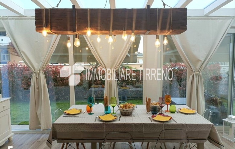 Villa singola in vendita a Massa