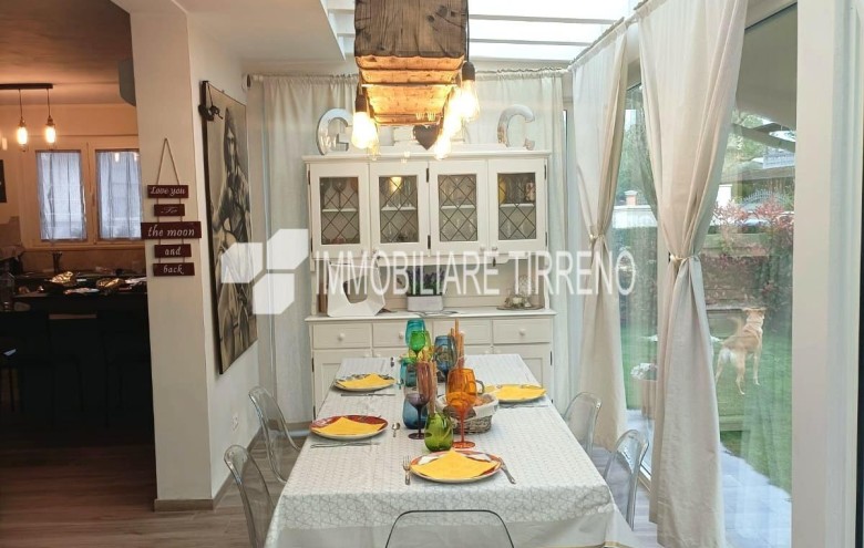 Villa singola in vendita a Massa