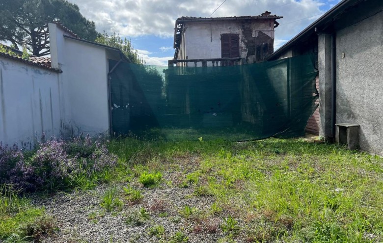 Terratetto in vendita a Massa