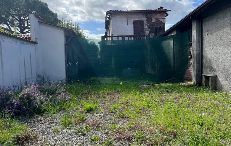 Terratetto in vendita a Massa