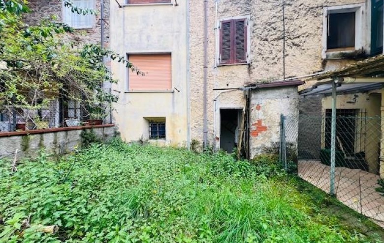 Appartamento in vendita a Montignoso