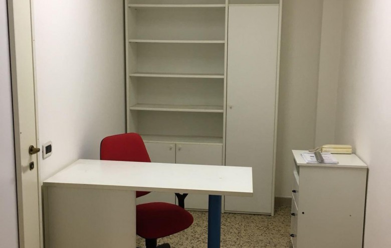 Ufficio in vendita a Massa