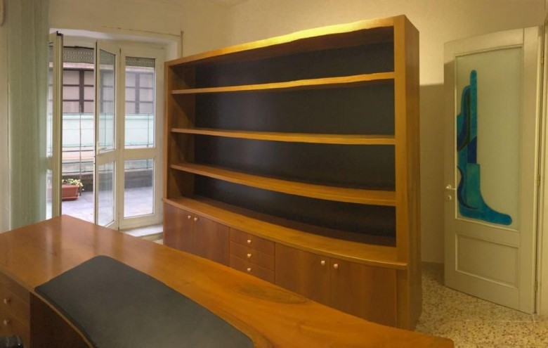 Ufficio in vendita a Massa