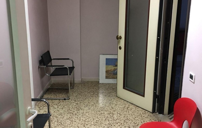 Ufficio in vendita a Massa