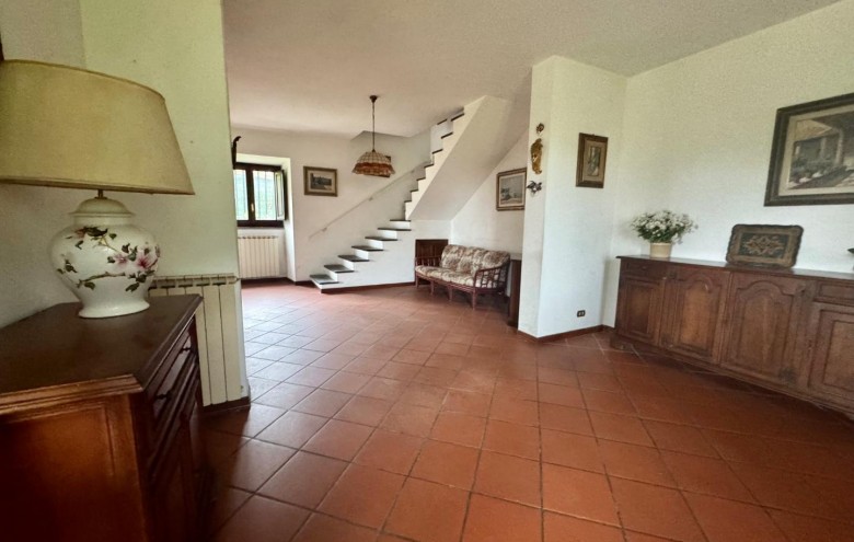 Bifamiliare in vendita a Montignoso