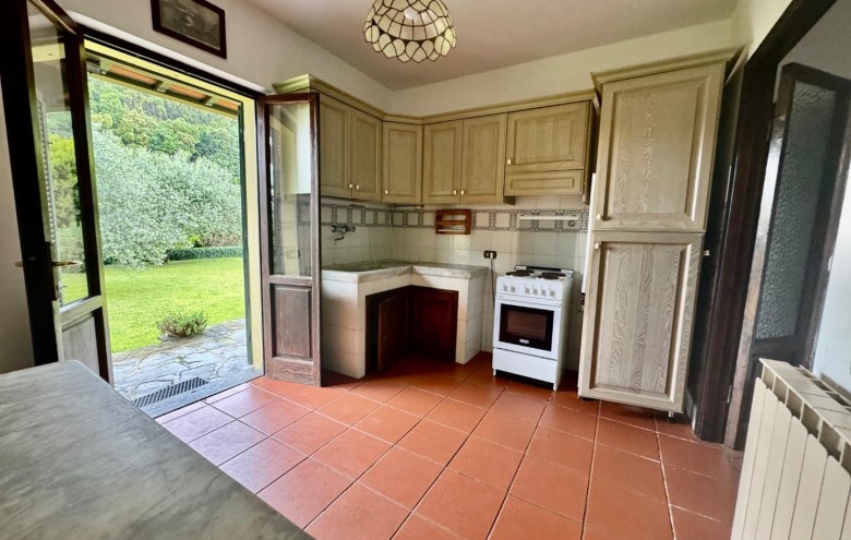 Bifamiliare in vendita a Montignoso