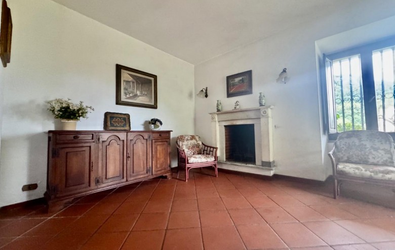 Bifamiliare in vendita a Montignoso