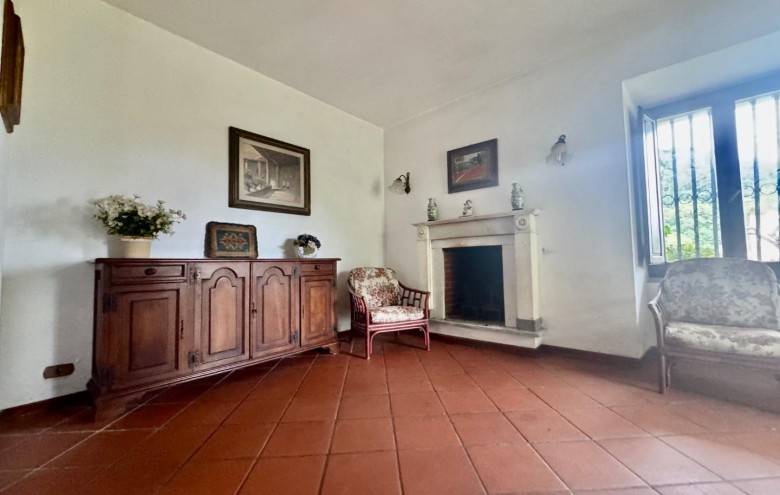 Bifamiliare in vendita a Montignoso