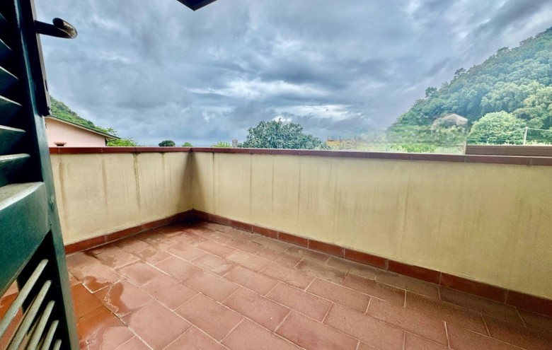 Bifamiliare in vendita a Montignoso