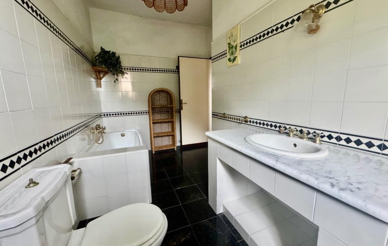 Bifamiliare in vendita a Montignoso