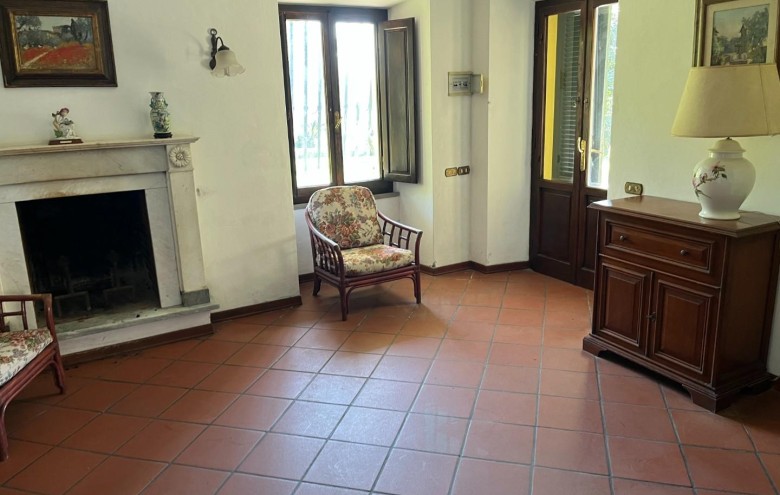 Casa semi indipendente in vendita a Montignoso