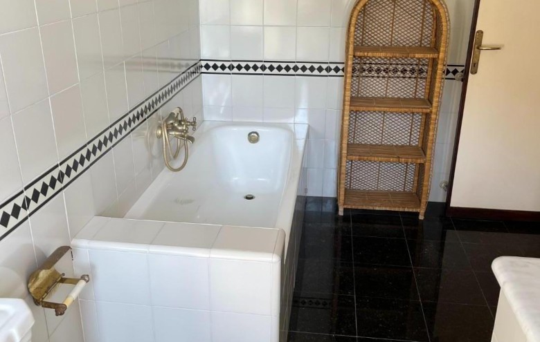 Casa semi indipendente in vendita a Montignoso