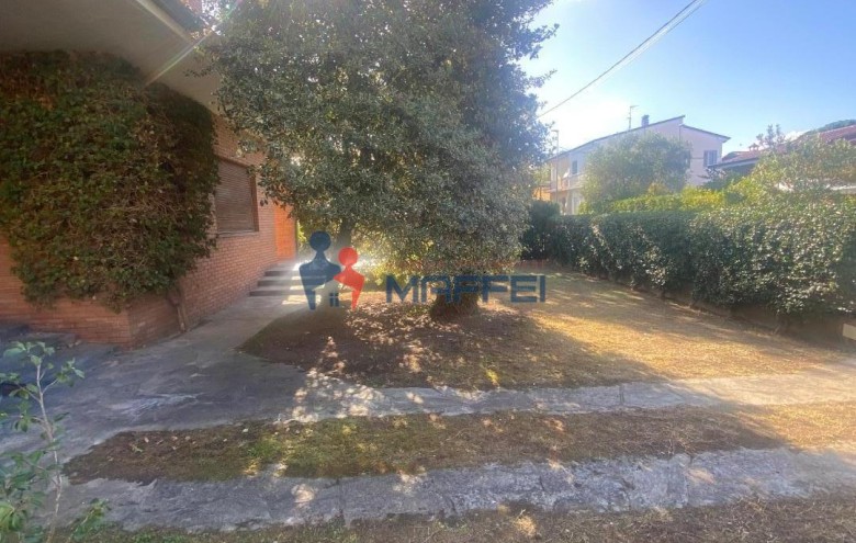 Villa singola in vendita a Viareggio