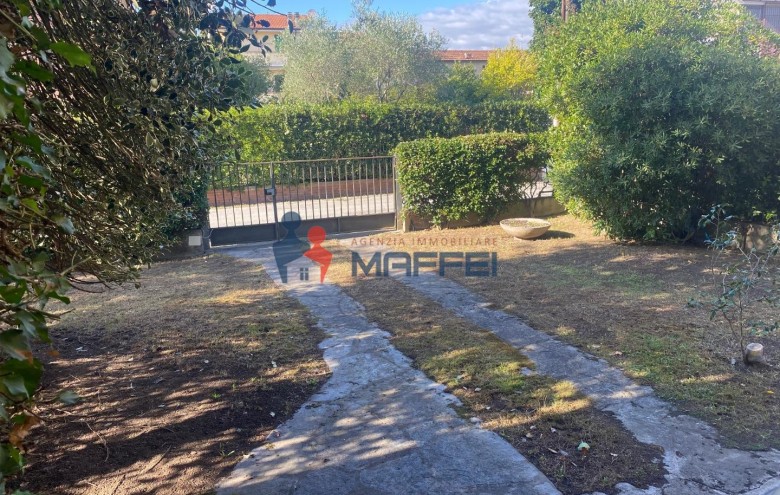 Villa singola in vendita a Viareggio
