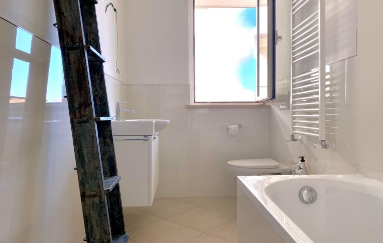 Appartamento in vendita a Massa