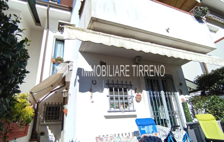 Villetta a schiera in vendita a Massa