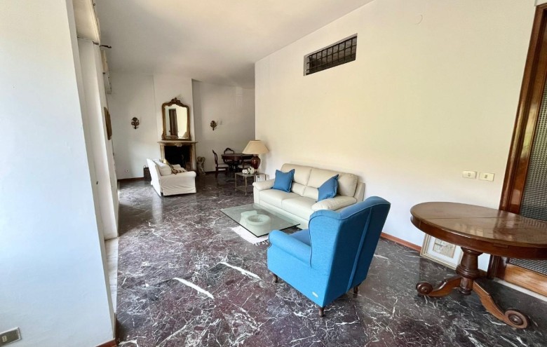 Appartamento in vendita a Massa