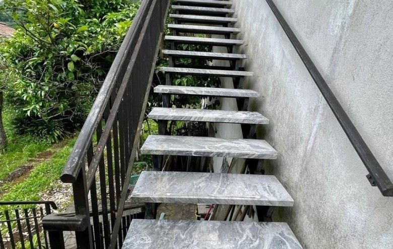 Bifamiliare in vendita a Massa