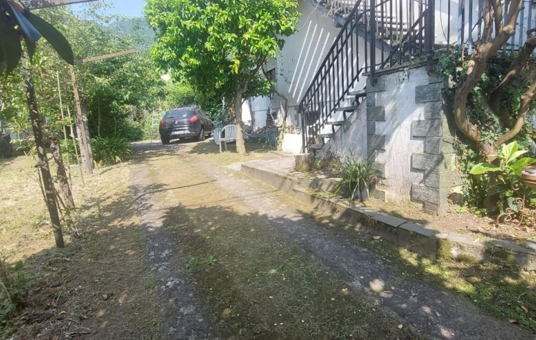 Bifamiliare in vendita a Massa