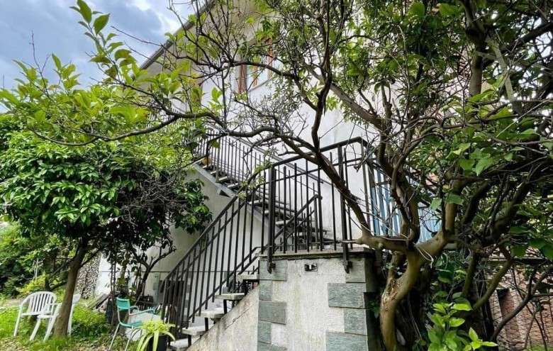 Bifamiliare in vendita a Massa