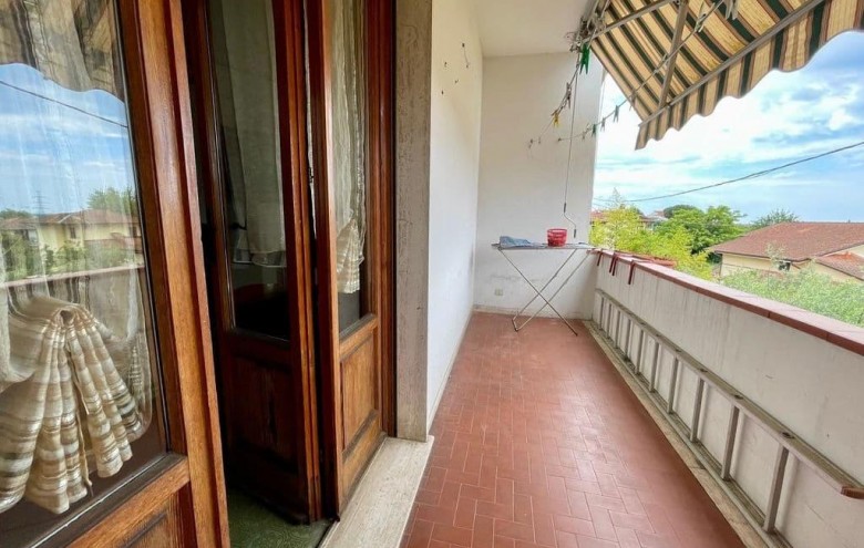 Bifamiliare in vendita a Massa