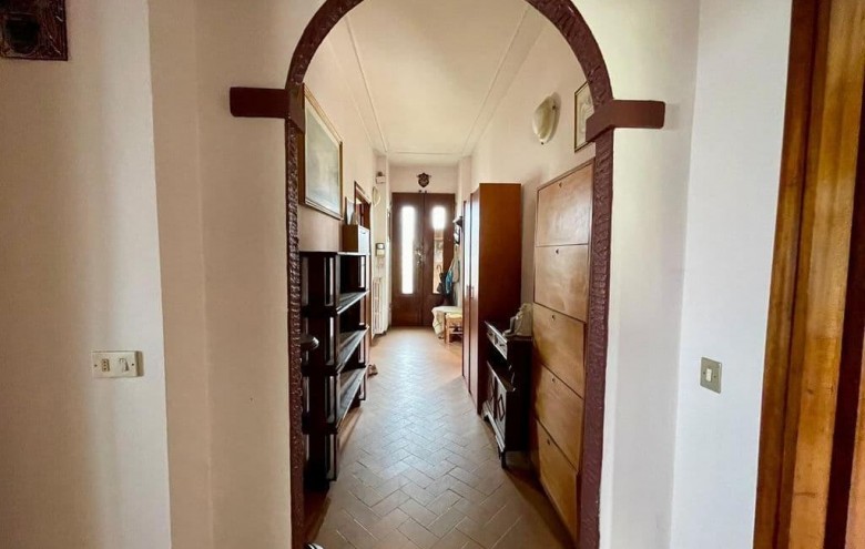 Bifamiliare in vendita a Massa