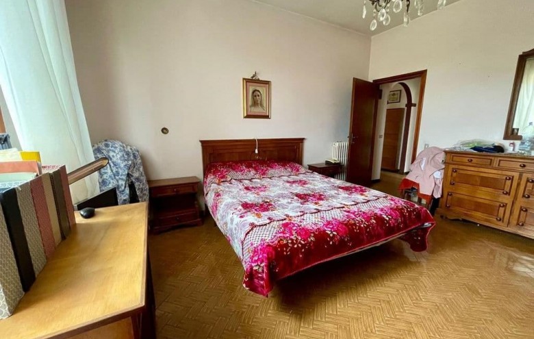 Bifamiliare in vendita a Massa