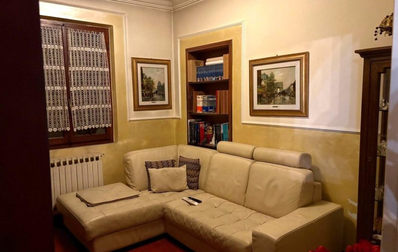 Bifamiliare in vendita a Massa