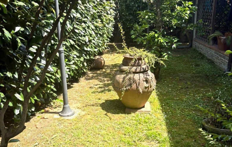 Bifamiliare in vendita a Massa