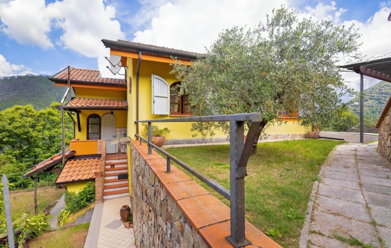 Villa singola in vendita a Massa