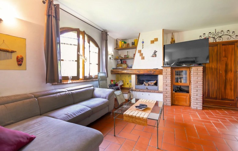 Villa singola in vendita a Massa