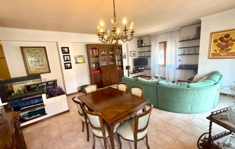 Appartamento in vendita a Massa