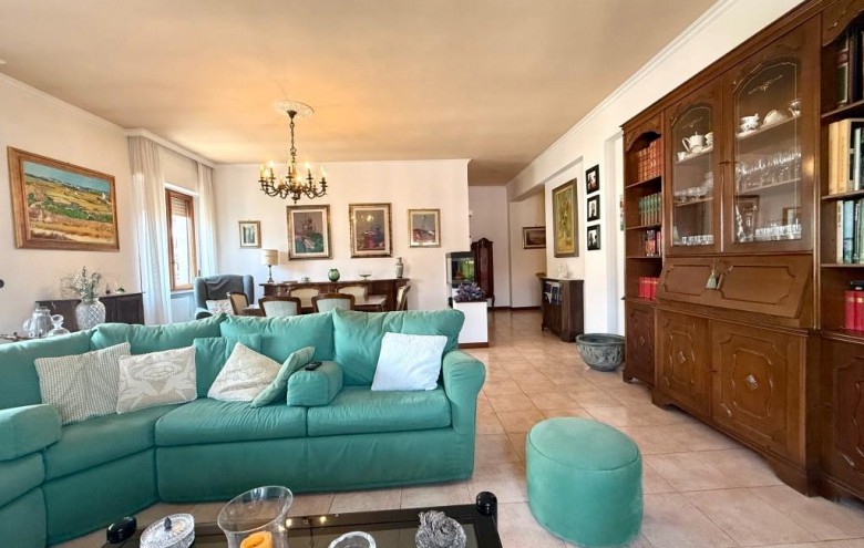 Appartamento in vendita a Massa