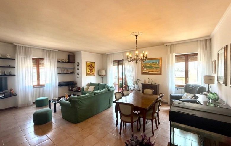 Appartamento in vendita a Massa