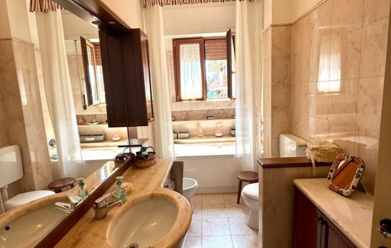 Appartamento in vendita a Massa