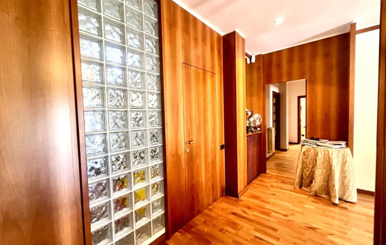 Appartamento in vendita a Massa