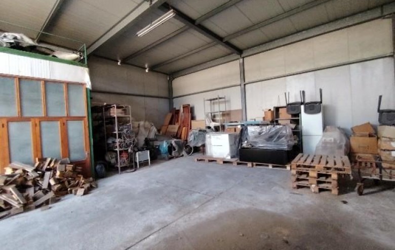 Capannone in vendita a Massa