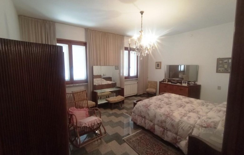 Capannone in vendita a Massa