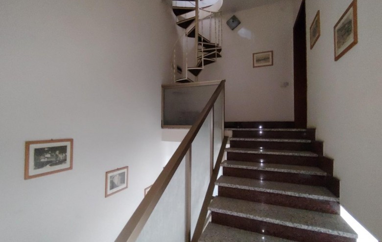 Capannone in vendita a Massa