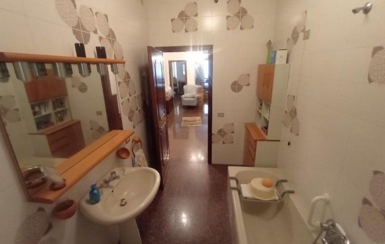 Capannone in vendita a Massa