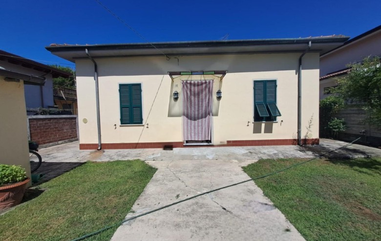 Villa singola in vendita a Massa