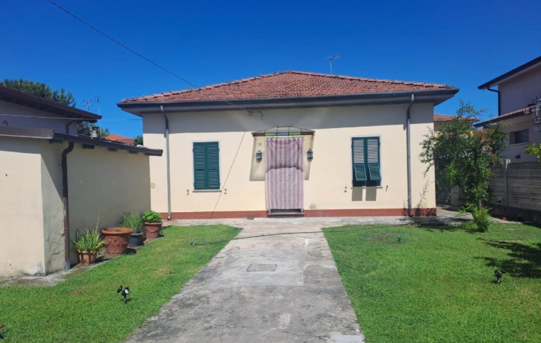 Villa singola in vendita a Massa