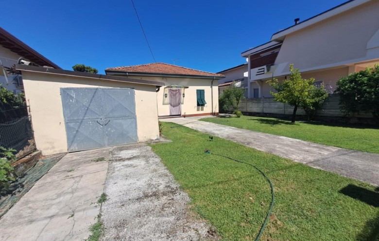 Villa singola in vendita a Massa