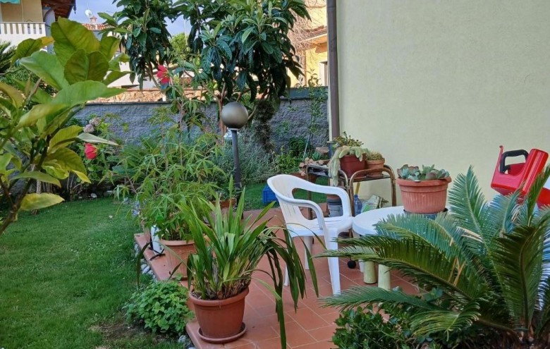 Villa singola in vendita a Massa