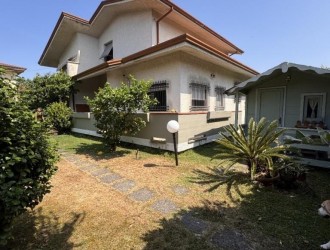 Villa singola in vendita a Marina di Massa