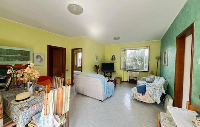 Bifamiliare in vendita a Massa